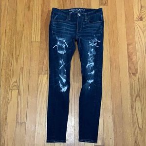🌟Dark wash distressed jeans in size 2🌟